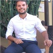 Profesor comprometido, flexible, empático, que se adapta a las características del alumno/a